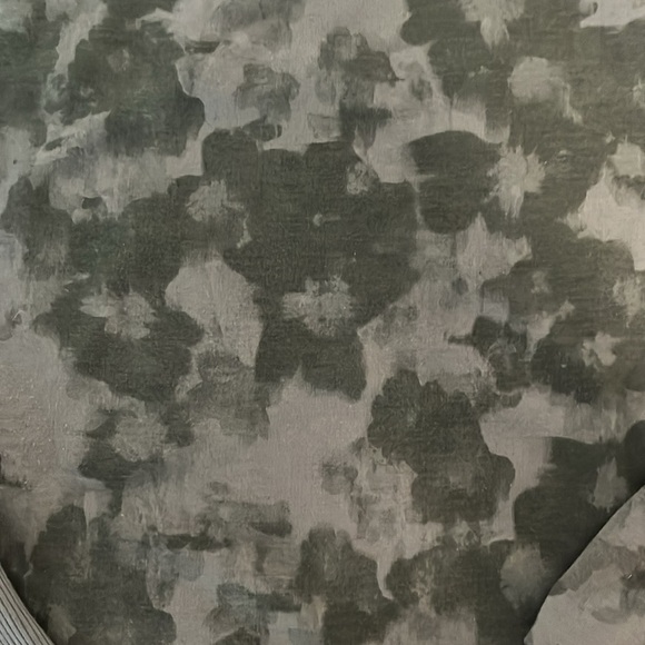 Mondetta Lightweight Active Top Sweatshirt Army Green Print Women’s XL - Picture 6 of 13